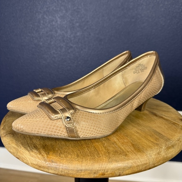 Anne Klein iFlex "Melanie" Kitten Heels, Size 10 - Picture 1 of 9